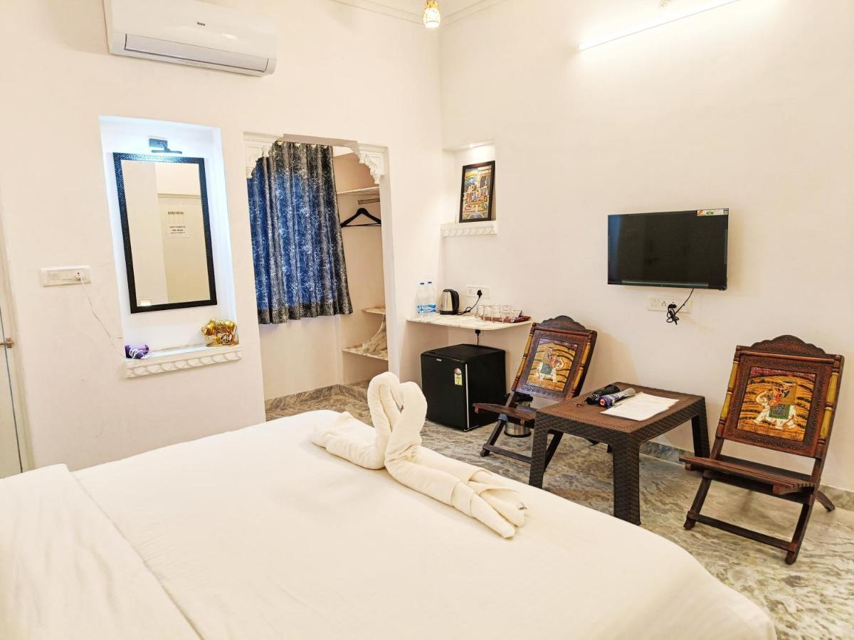 Prakash Ji'S Haveli -Luxurious Lakeside Retreat- Hotel Udaipur Kültér fotó